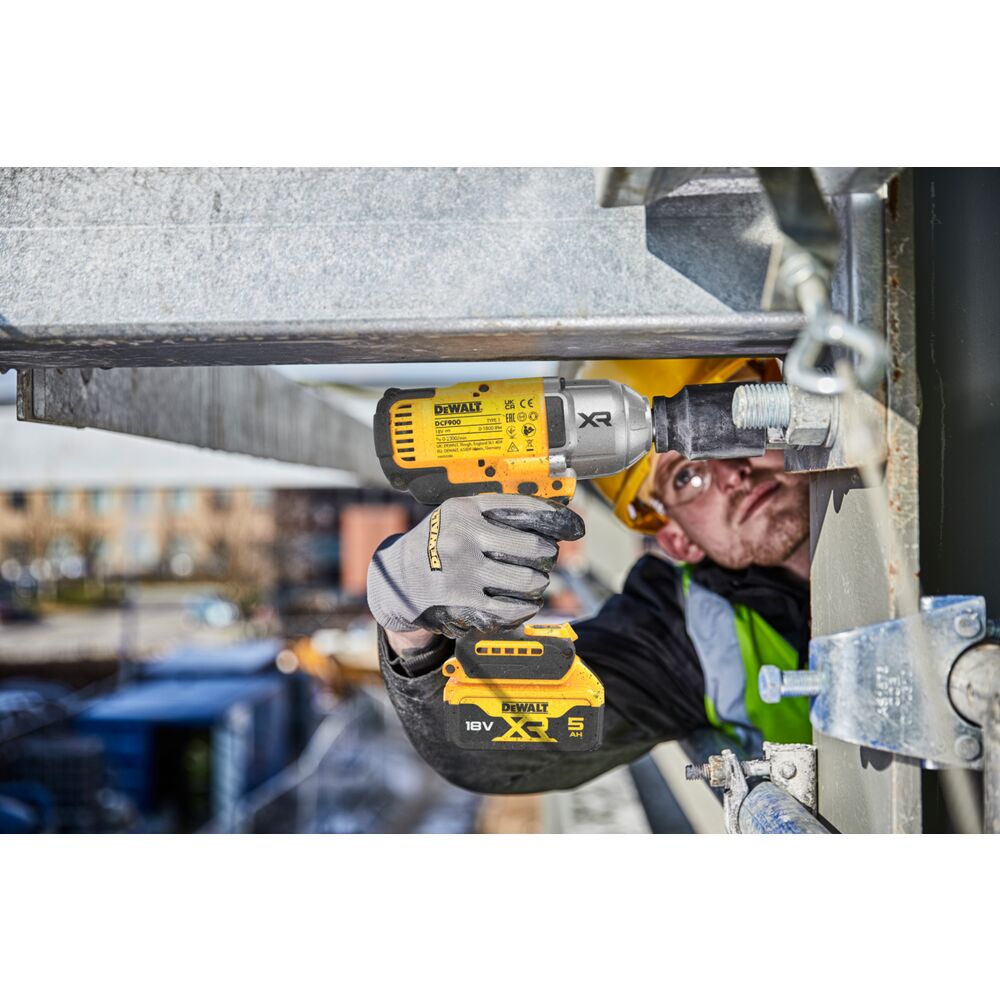 18V/2x5Ah Akku-Schlagschrauber 1/2" Außenvierkant (DeWALT DCF900P2T-QW)