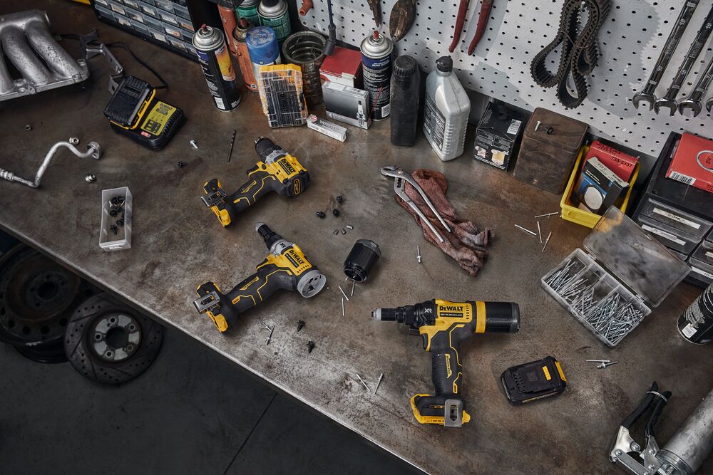 18V/1.7Ah XR Akku-Nietpistole+Koffer (DeWALT DCF403E1GT-QW)