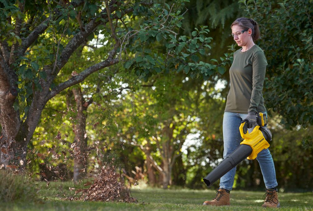 18V STANLEY® FATMAX® V20 Bürstenloser Laubbläser (STANLEY SFMCBL730M1-QW)