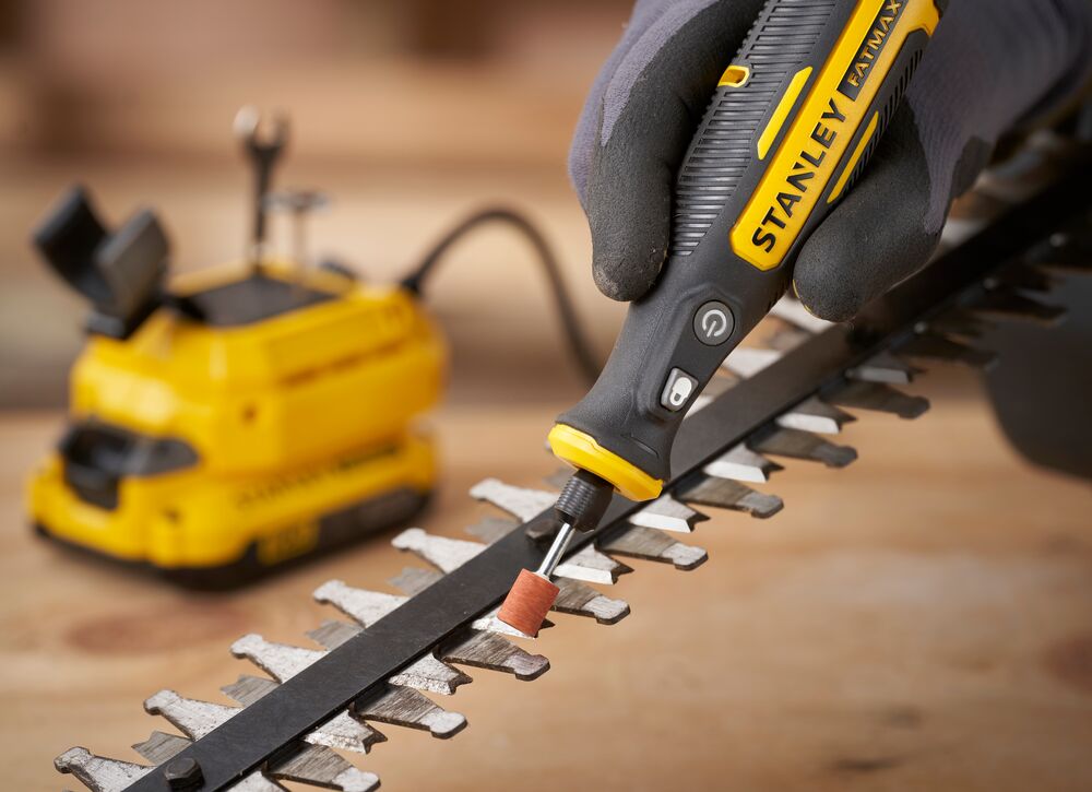 18V Akku-Geradschleifer, ohne Akku und Ladegerät (STANLEY SFMCE030B-XJ)