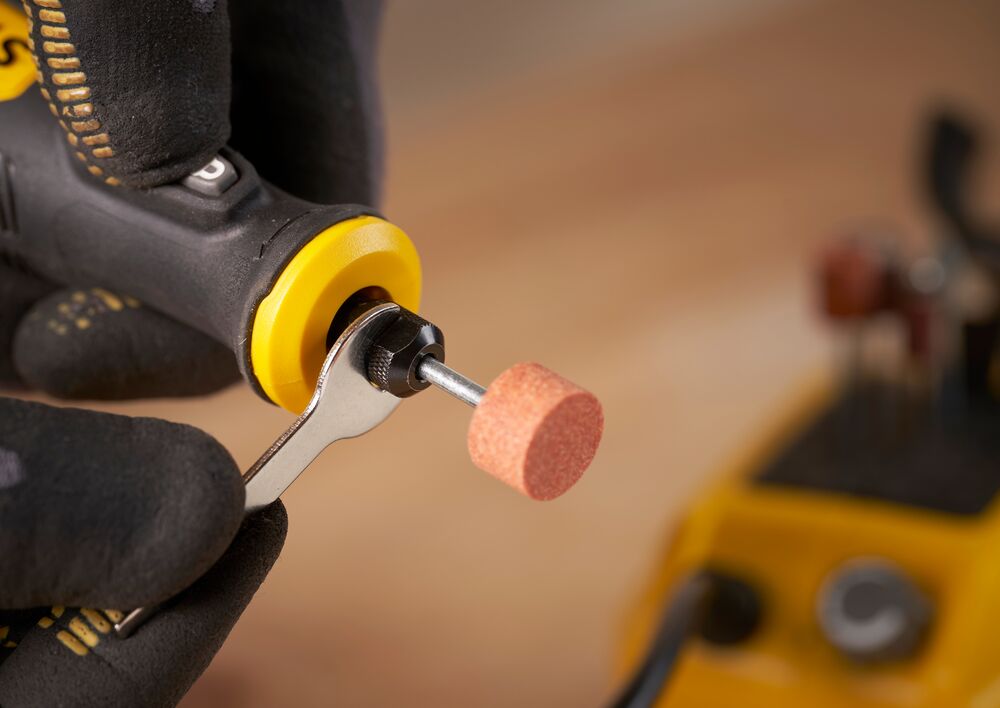 18V Akku-Geradschleifer, ohne Akku und Ladegerät (STANLEY SFMCE030B-XJ)