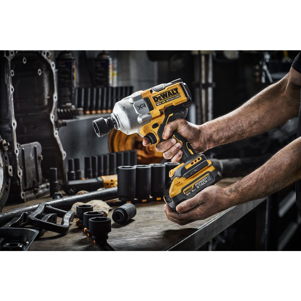 18V/2x5Ah Akku-Schlagschrauber 1/2" Außenvierkant (Basic) (DeWALT DCF961H2T-QW)