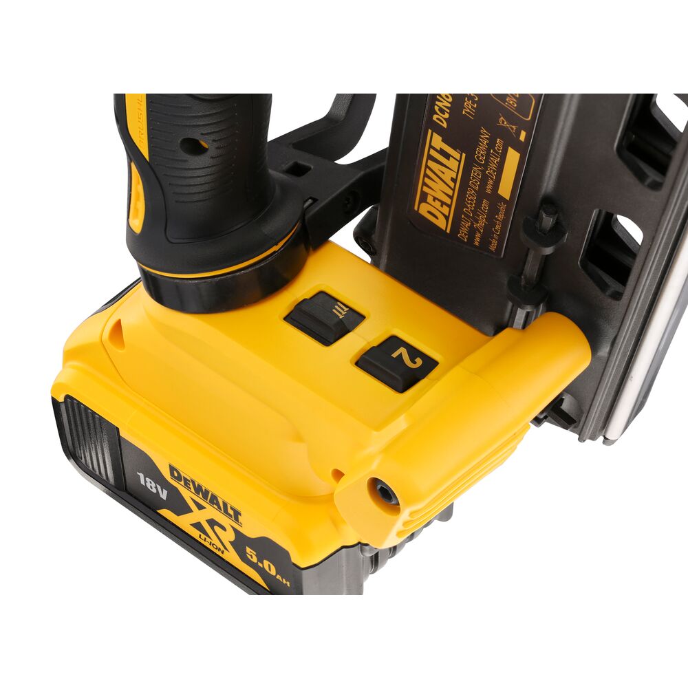 18V/2x5Ah Zwei-Stufen Akku-Nagler&Klammergeräte 90mm (DeWALT DCN692P2-QW)