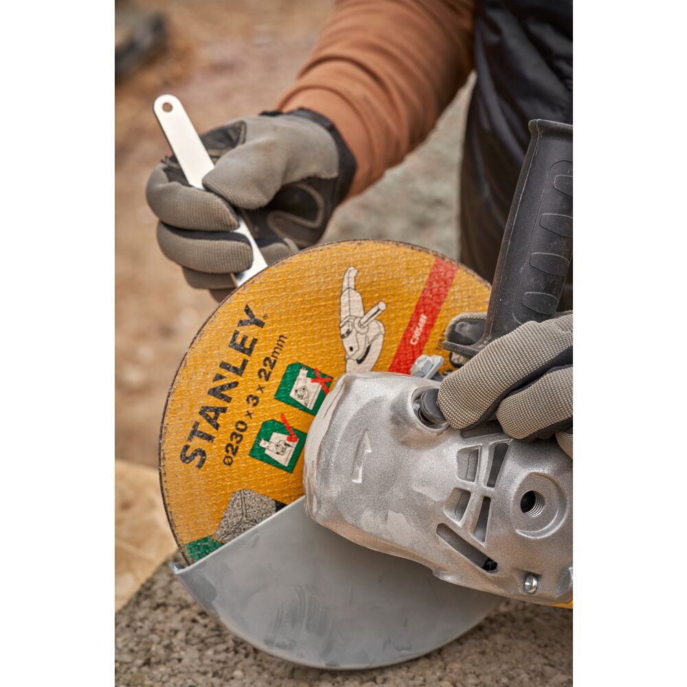 2000W FATMAX Ø230mm Winkelschleifer (STANLEY FMEG232-QS)