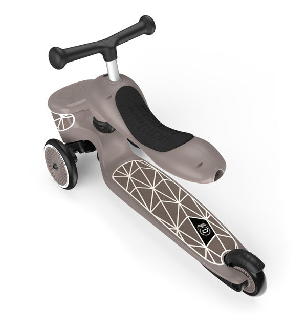 Highwaykick 1 Lifestyle brown lines